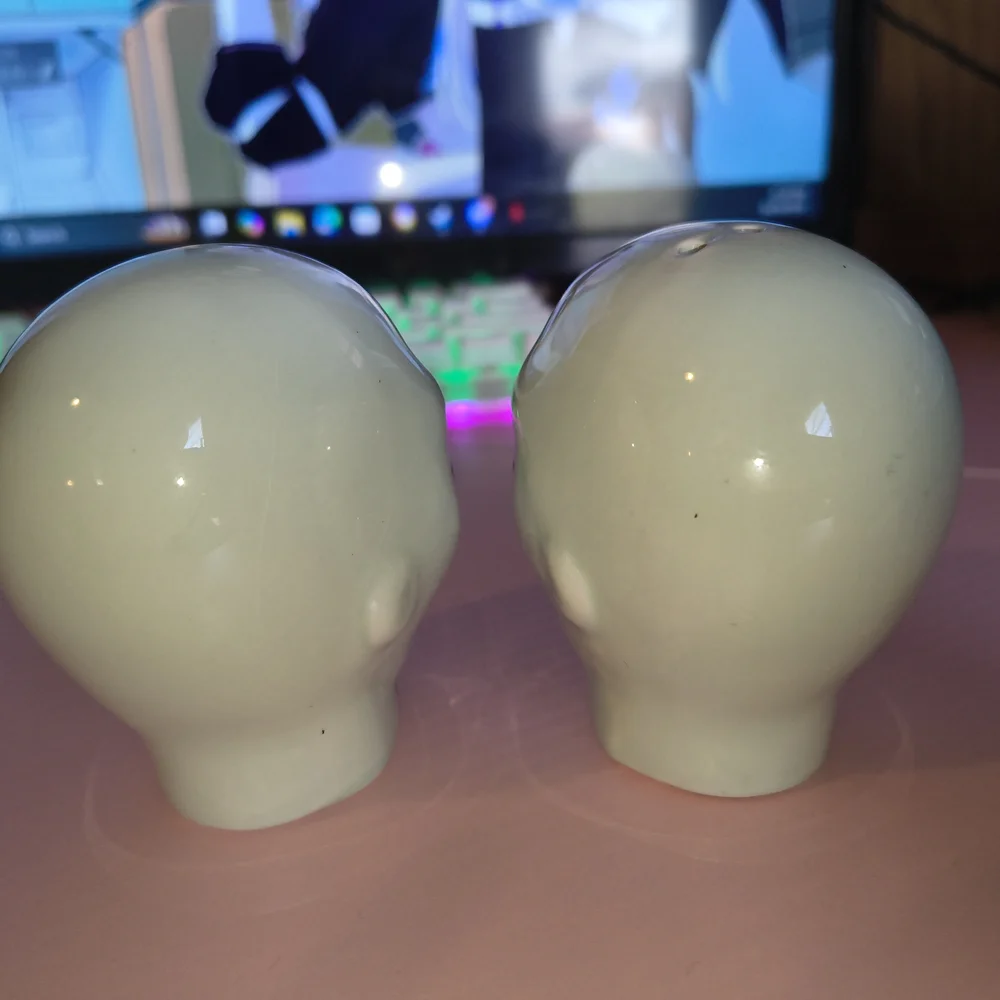 Alien Head Salt and Pepper Shakers - Pale Green